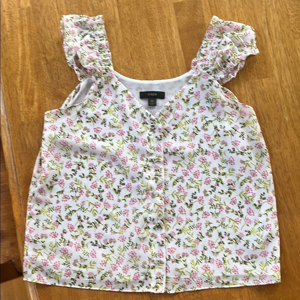 Floral women’s top - White and Pink. Only worn once! Like new!!